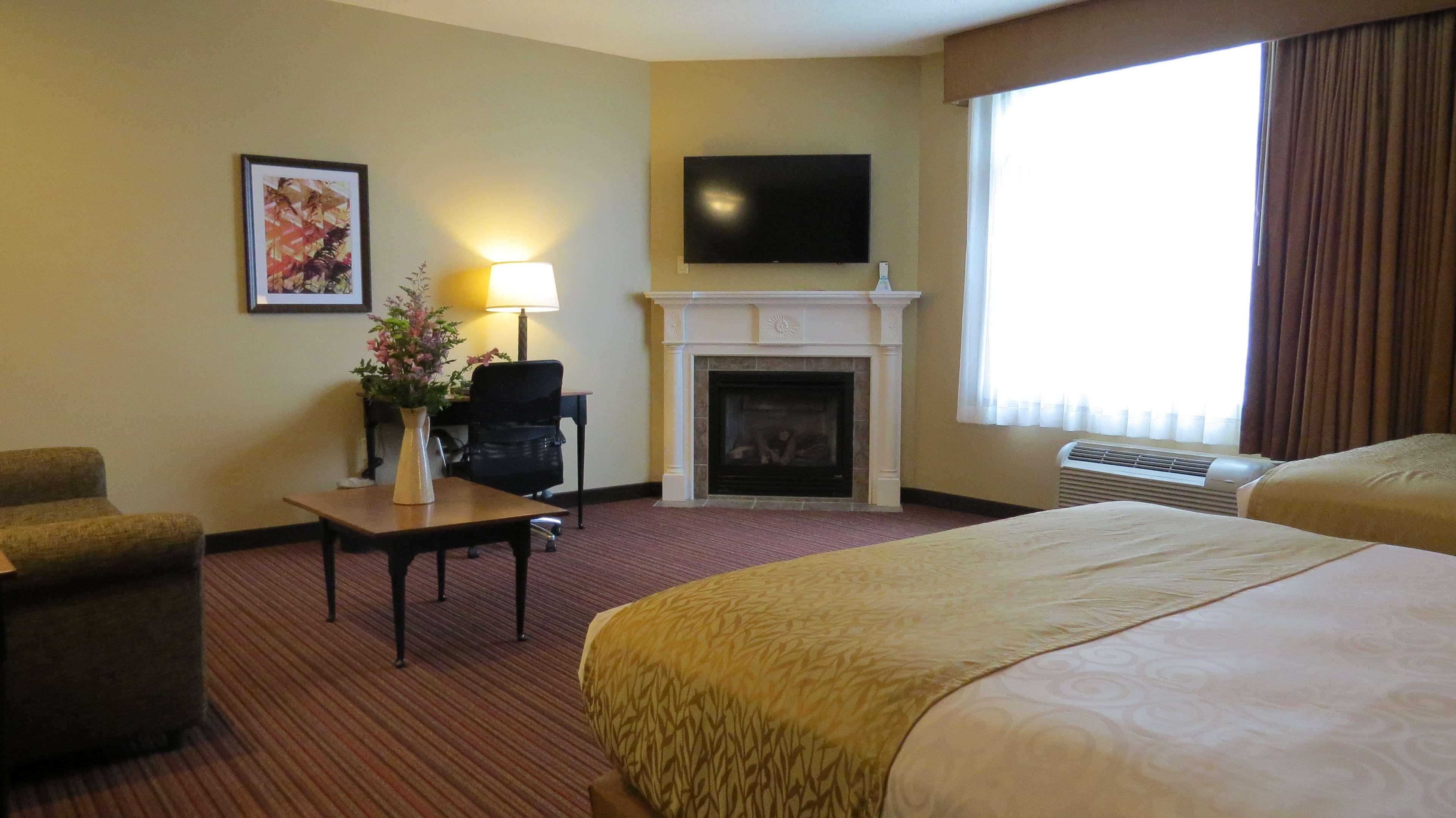 Best Western Plus Dutch Haus Inn And Suites Columbiana Экстерьер фото