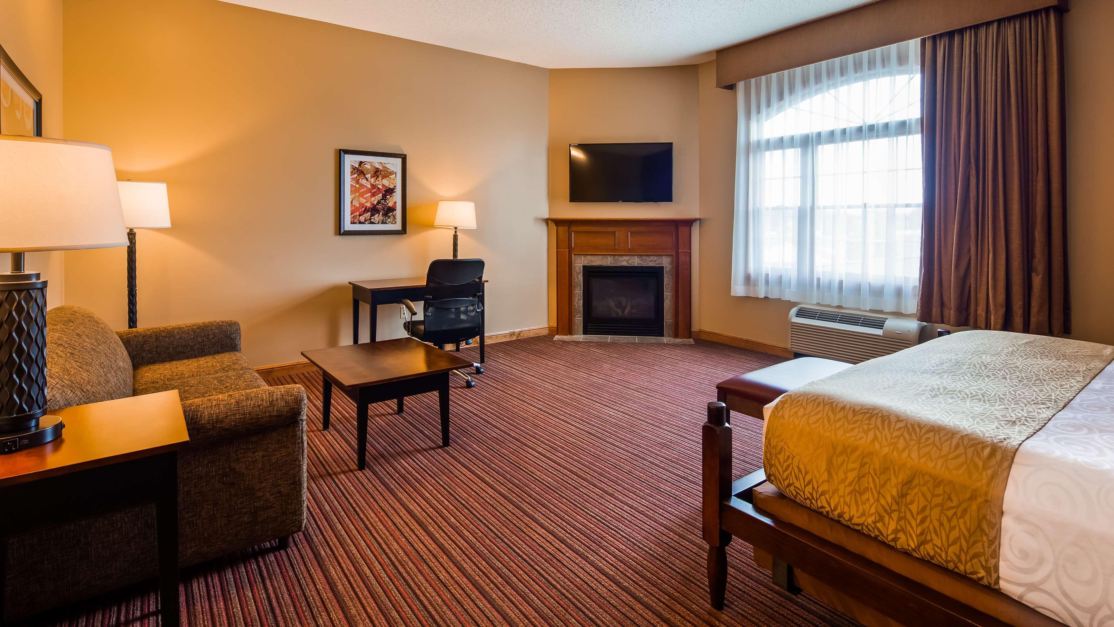 Best Western Plus Dutch Haus Inn And Suites Columbiana Экстерьер фото