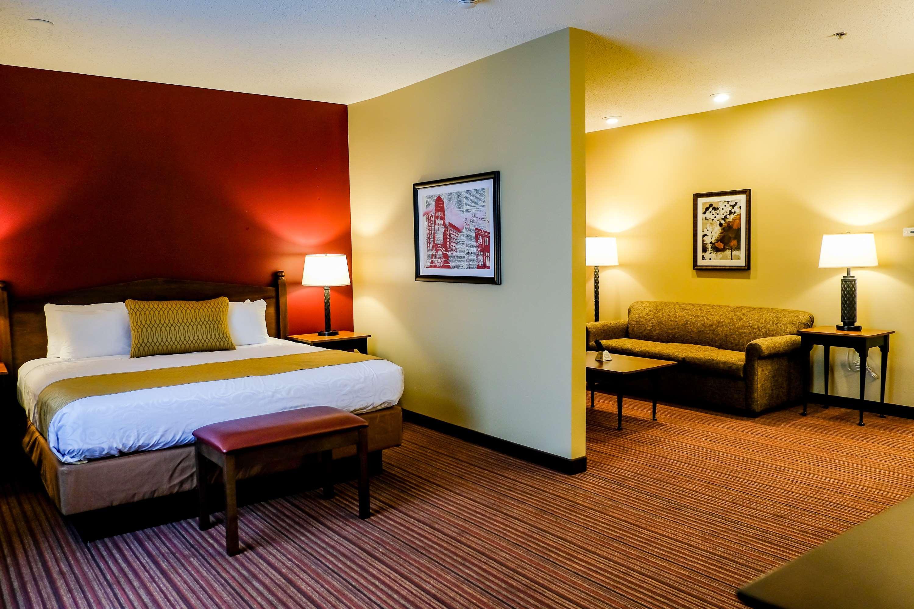 Best Western Plus Dutch Haus Inn And Suites Columbiana Экстерьер фото