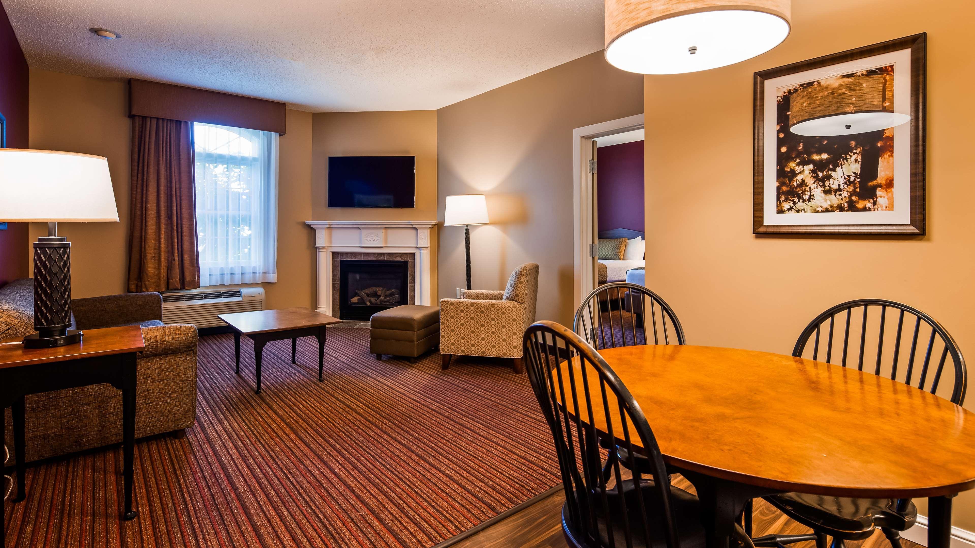 Best Western Plus Dutch Haus Inn And Suites Columbiana Экстерьер фото