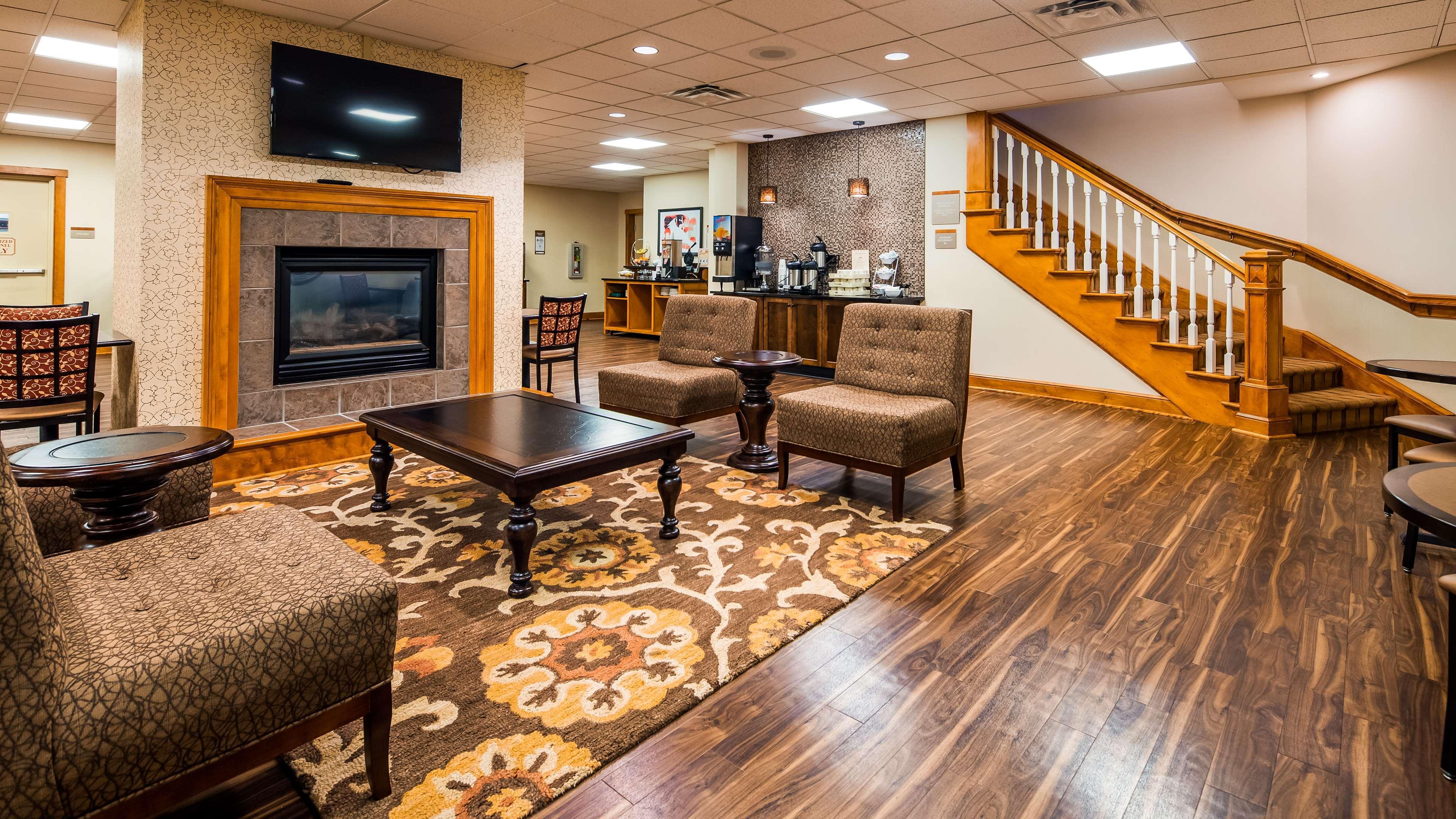 Best Western Plus Dutch Haus Inn And Suites Columbiana Экстерьер фото
