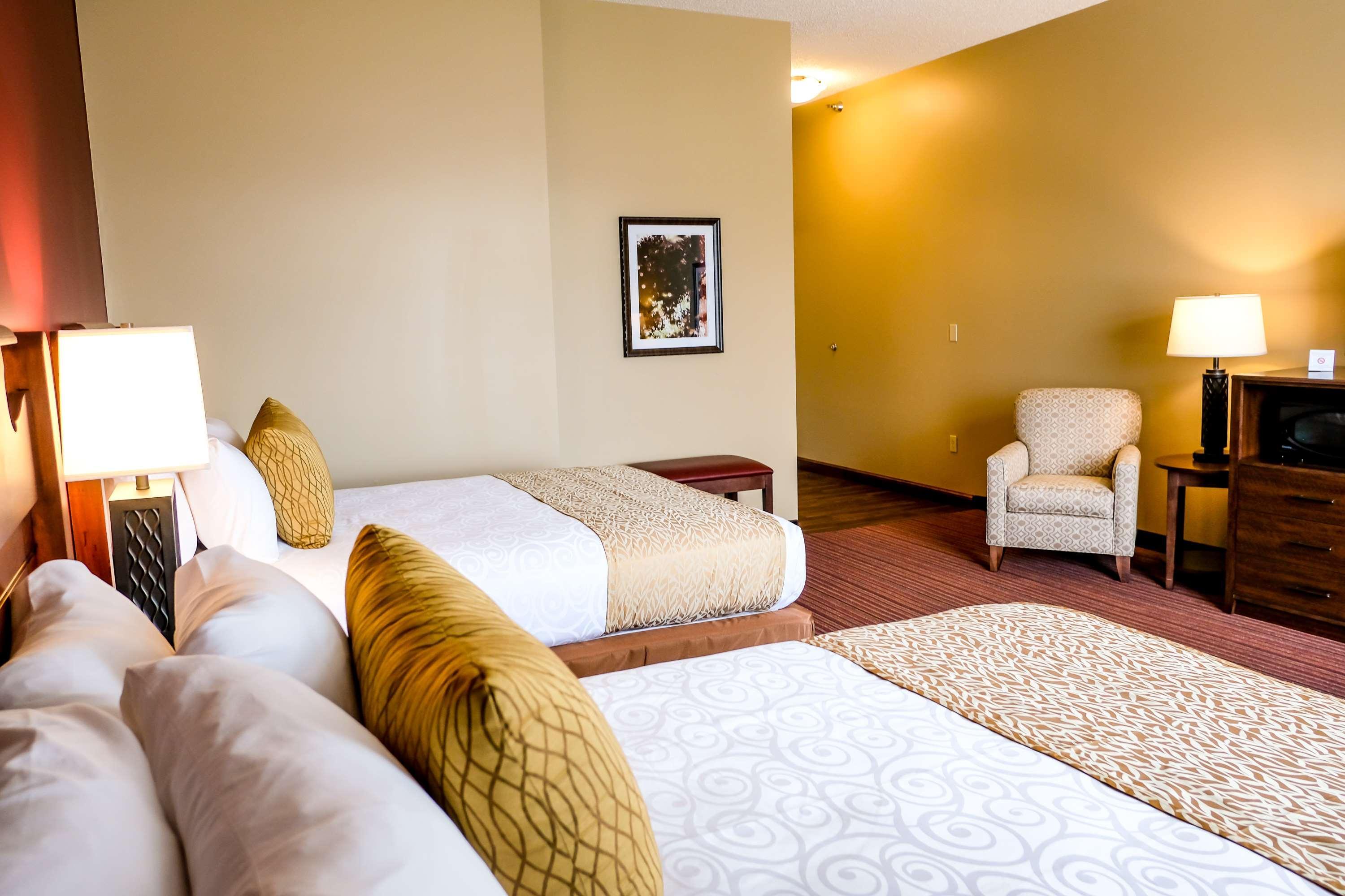 Best Western Plus Dutch Haus Inn And Suites Columbiana Экстерьер фото