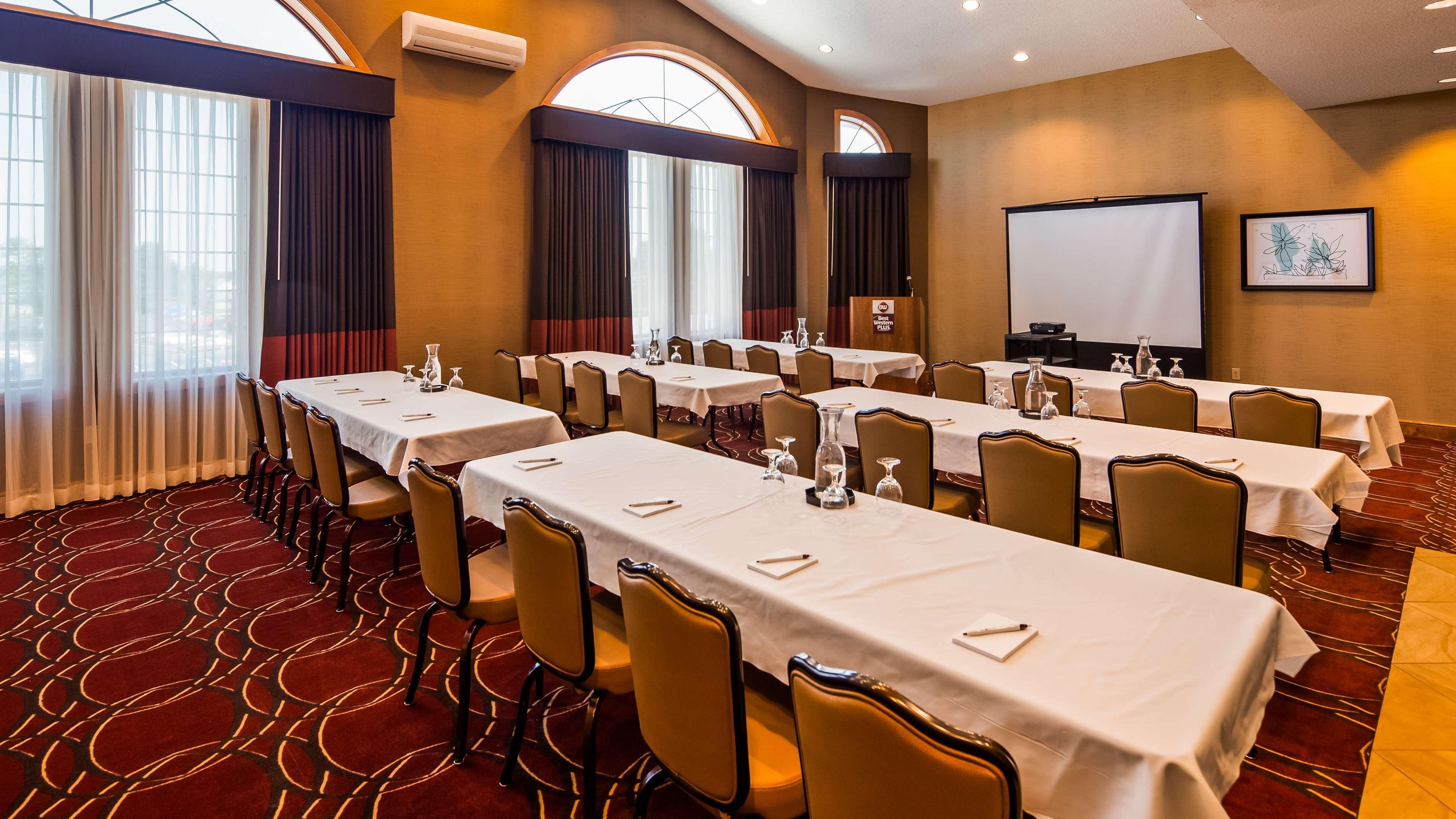 Best Western Plus Dutch Haus Inn And Suites Columbiana Экстерьер фото