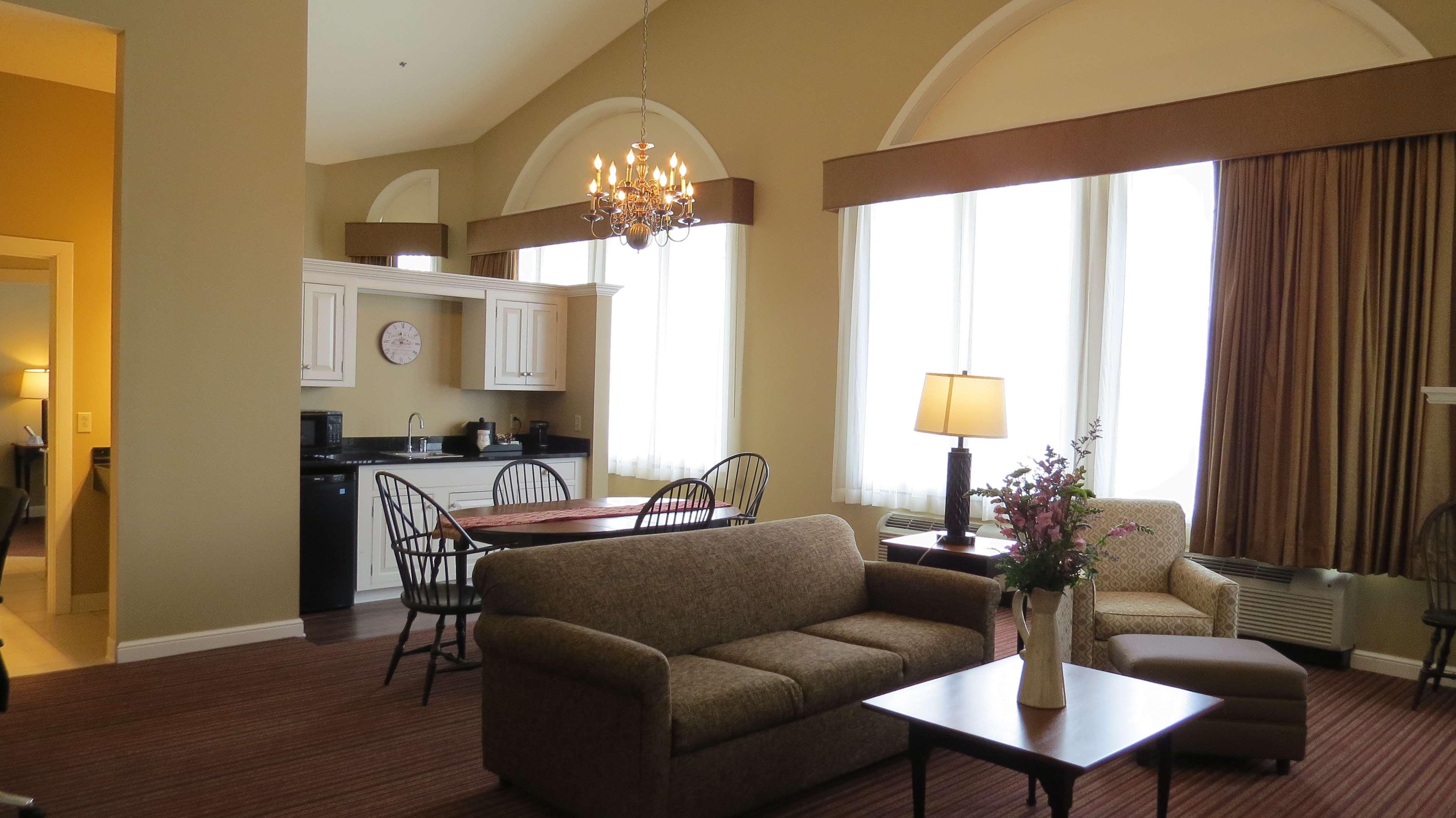 Best Western Plus Dutch Haus Inn And Suites Columbiana Номер фото